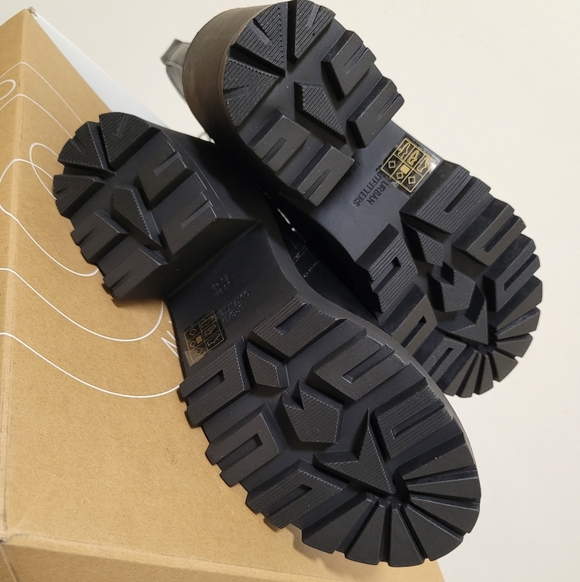 New UO Leather Double Zip Chelsea boots - Picture 9 of 11